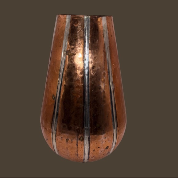 Vintage Maccanah Brass Works 14.5" Hammered Copper Urn / Mantle Vase / Brass Top - Picture 6 of 12